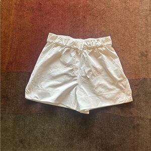 New - lululemon White Women's Shorts -Sz S
